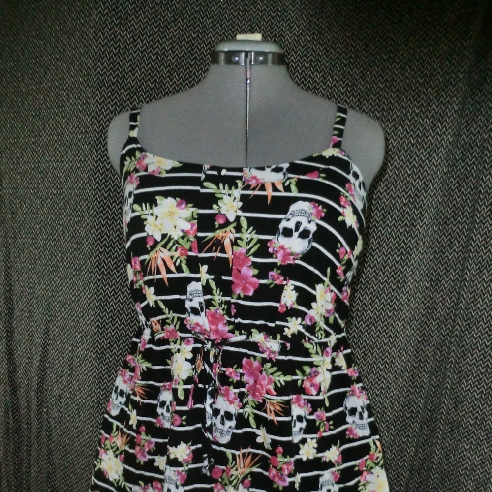 5 for $10 Hot Topic Tunic/Dress Skulls/Floral